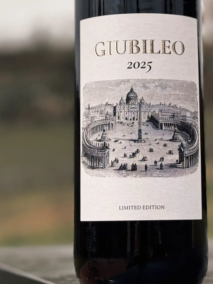 immagine dettaglio dell'etichetta del vino giubileo 2025 panzanello con basilica san pietro